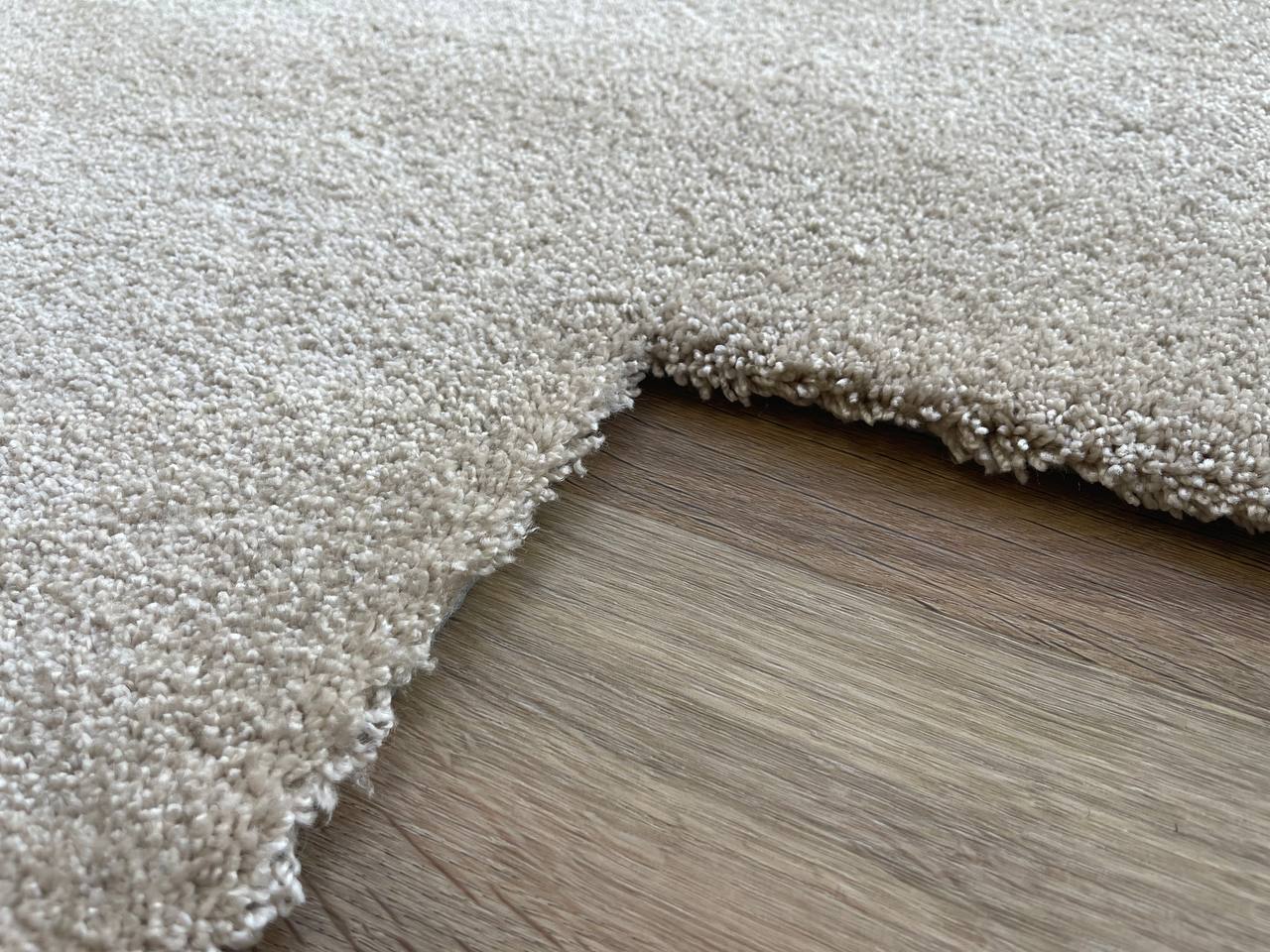 Ковровая плитка Bonkeel Priscus цвет 30 750×280×15,5 фото в интерьере